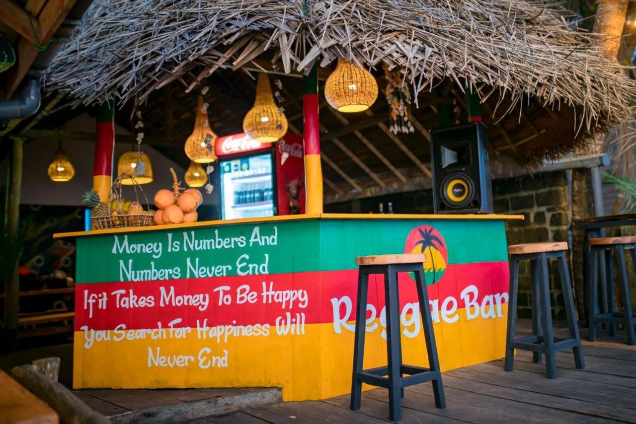 Backpack Beach Hostel & Reggae Bar Bussa Eksteriør billede