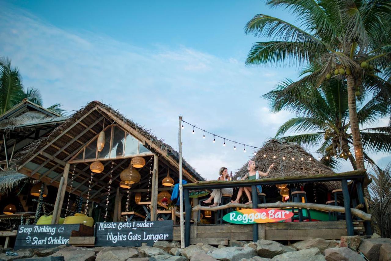 Backpack Beach Hostel & Reggae Bar Bussa Eksteriør billede