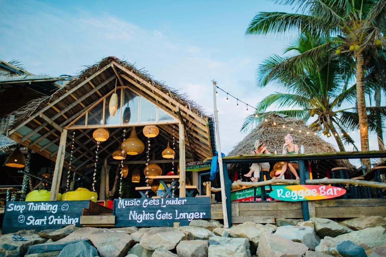 Backpack Beach Hostel & Reggae Bar Bussa Eksteriør billede