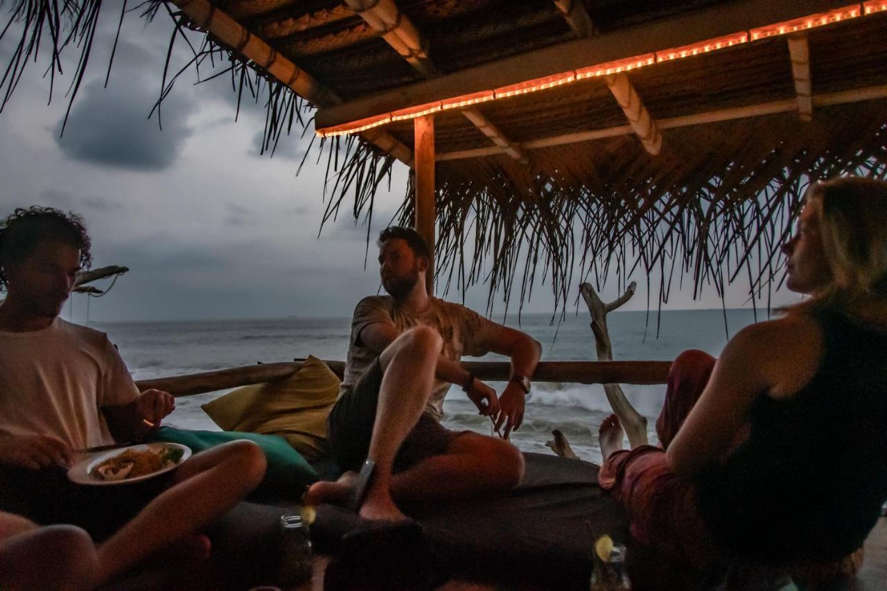 Backpack Beach Hostel & Reggae Bar Bussa Eksteriør billede